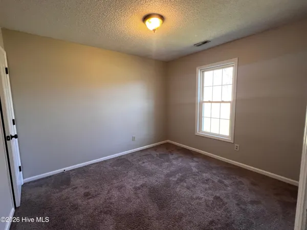 $1,025 | 708 Pinewood Drive, Jacksonville, NC 28546