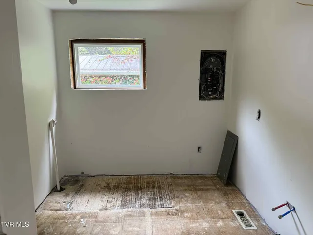 $98,500 | 8366 Fishman Road, Pound, VA 24279