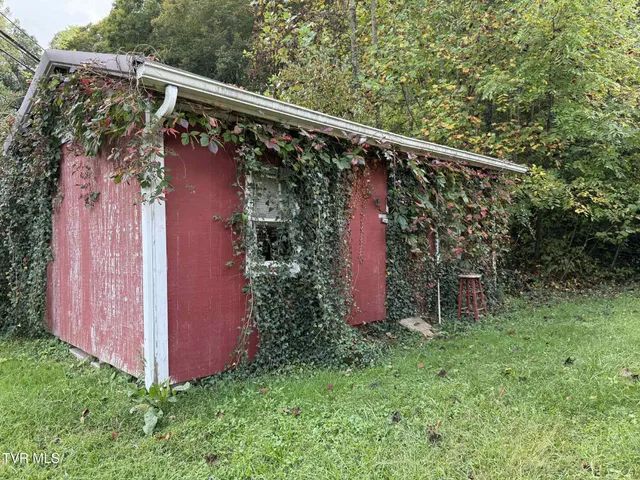 $98,500 | 8366 Fishman Road, Pound, VA 24279