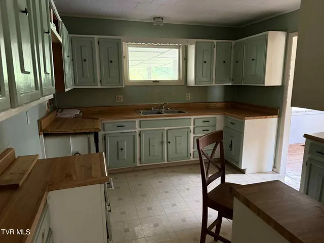 $98,500 | 8366 Fishman Road, Pound, VA 24279