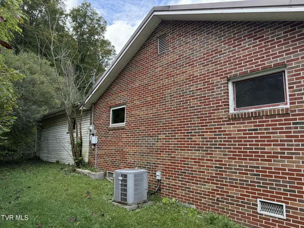 $97,500 | 8366 Fishman Road, Pound, VA 24279