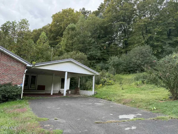 $97,500 | 8366 Fishman Road, Pound, VA 24279