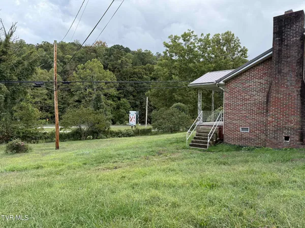 $97,500 | 8366 Fishman Road, Pound, VA 24279