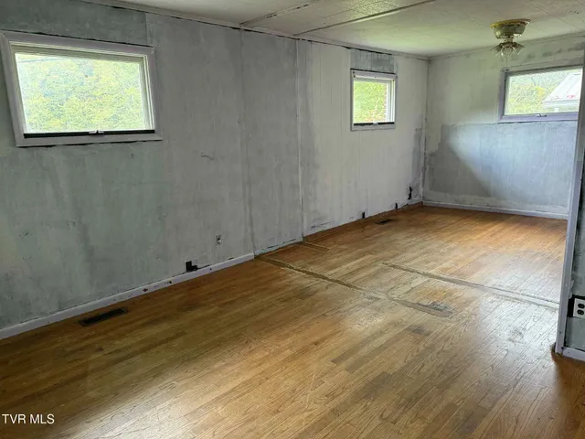 $98,500 | 8366 Fishman Road, Pound, VA 24279