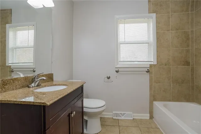 $2,120 | 11212 Lecluyse Drive, Shawnee, KS 66203