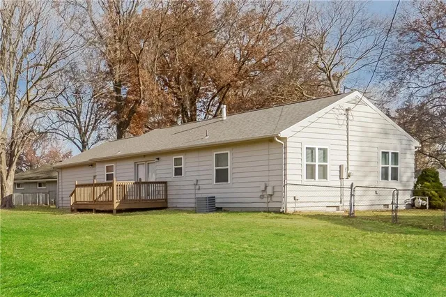$2,120 | 11212 Lecluyse Drive, Shawnee, KS 66203