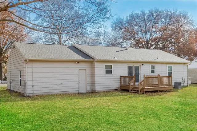 $2,120 | 11212 Lecluyse Drive, Shawnee, KS 66203