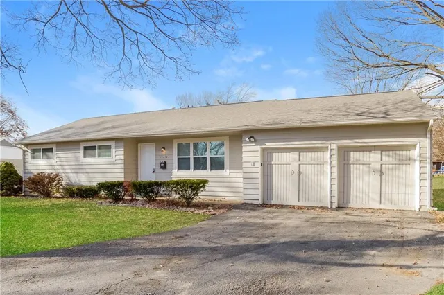 $2,120 | 11212 Lecluyse Drive, Shawnee, KS 66203