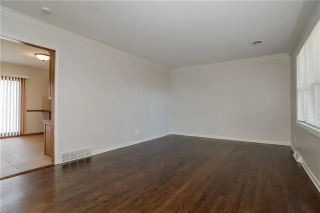 $2,120 | 11212 Lecluyse Drive, Shawnee, KS 66203