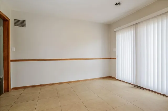 $2,120 | 11212 Lecluyse Drive, Shawnee, KS 66203