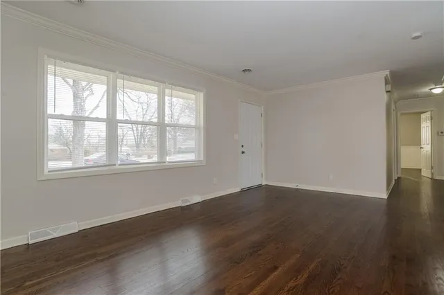 $2,120 | 11212 Lecluyse Drive, Shawnee, KS 66203