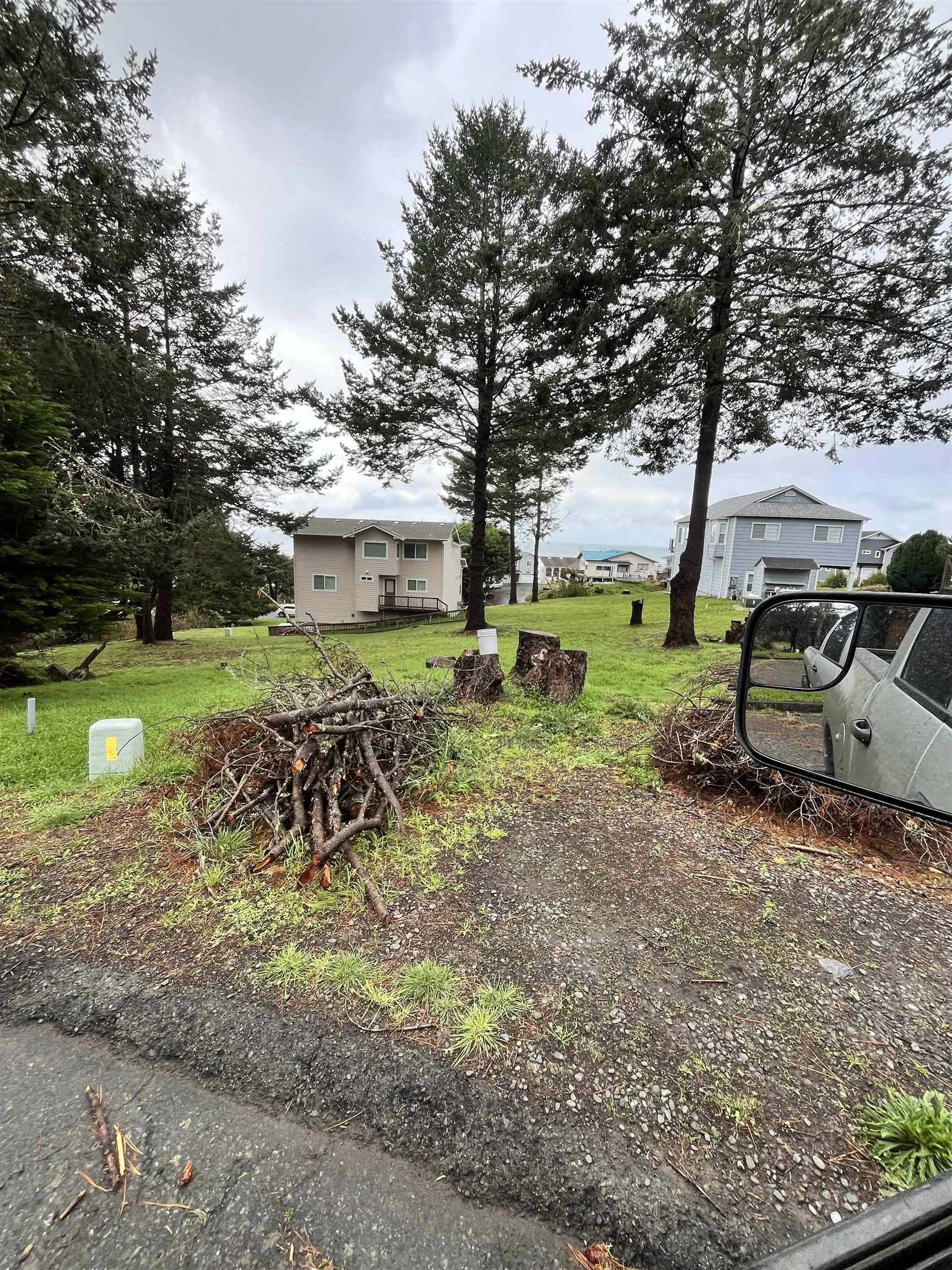 22 Spruce Court Whitethorn, CA 95589 - Photo 2 of 6