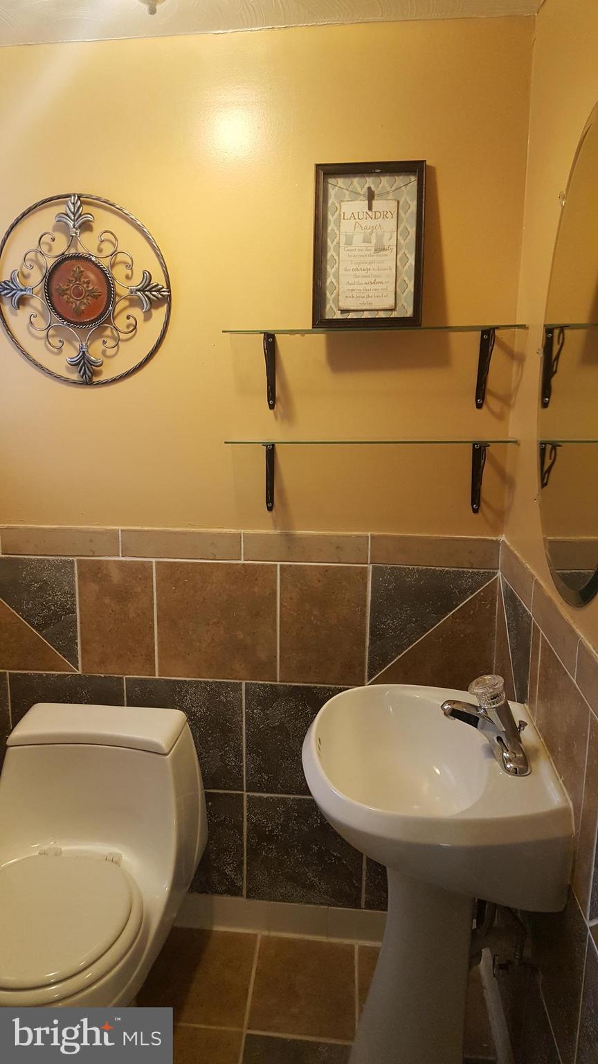 843 Stamford Road Baltimore, MD 21229 - Photo 21 of 26 Basement Half Bath