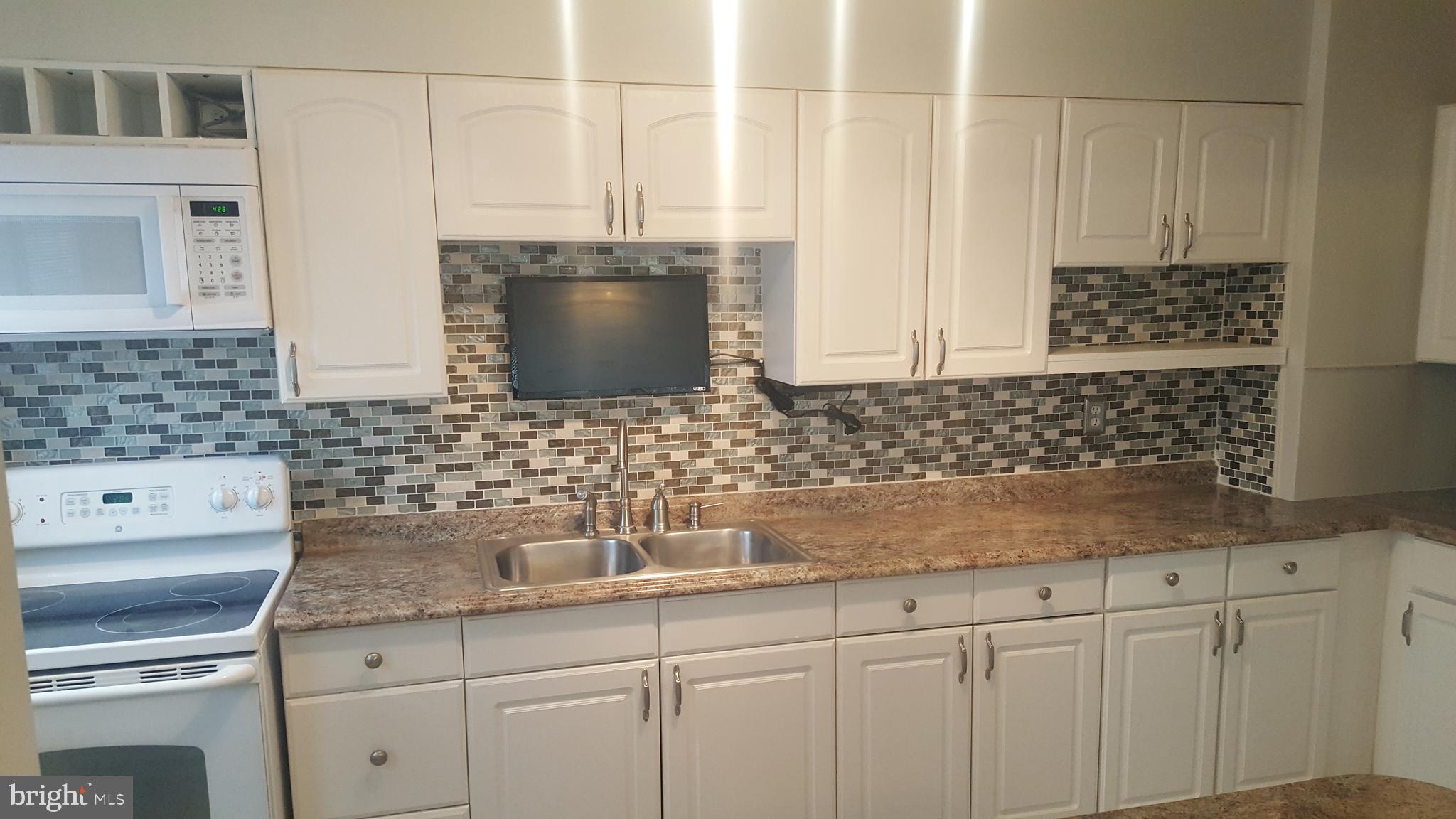 843 Stamford Road Baltimore, MD 21229 - Photo 8 of 26