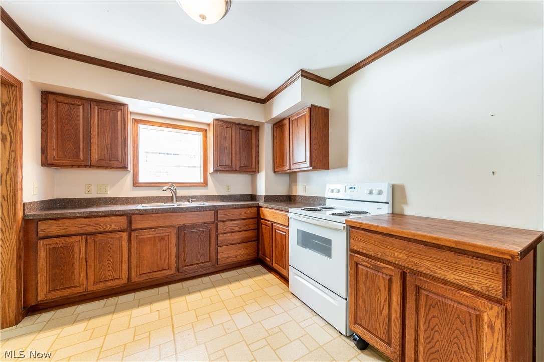 1585 Lyndhurst Road Lyndhurst, OH 44124 - Photo 16 of 35 Gallery Image 16
