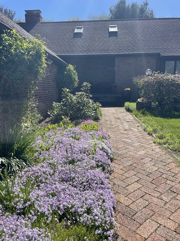 560 Middle Street Amherst, MA 01002 - Photo 6 of 42