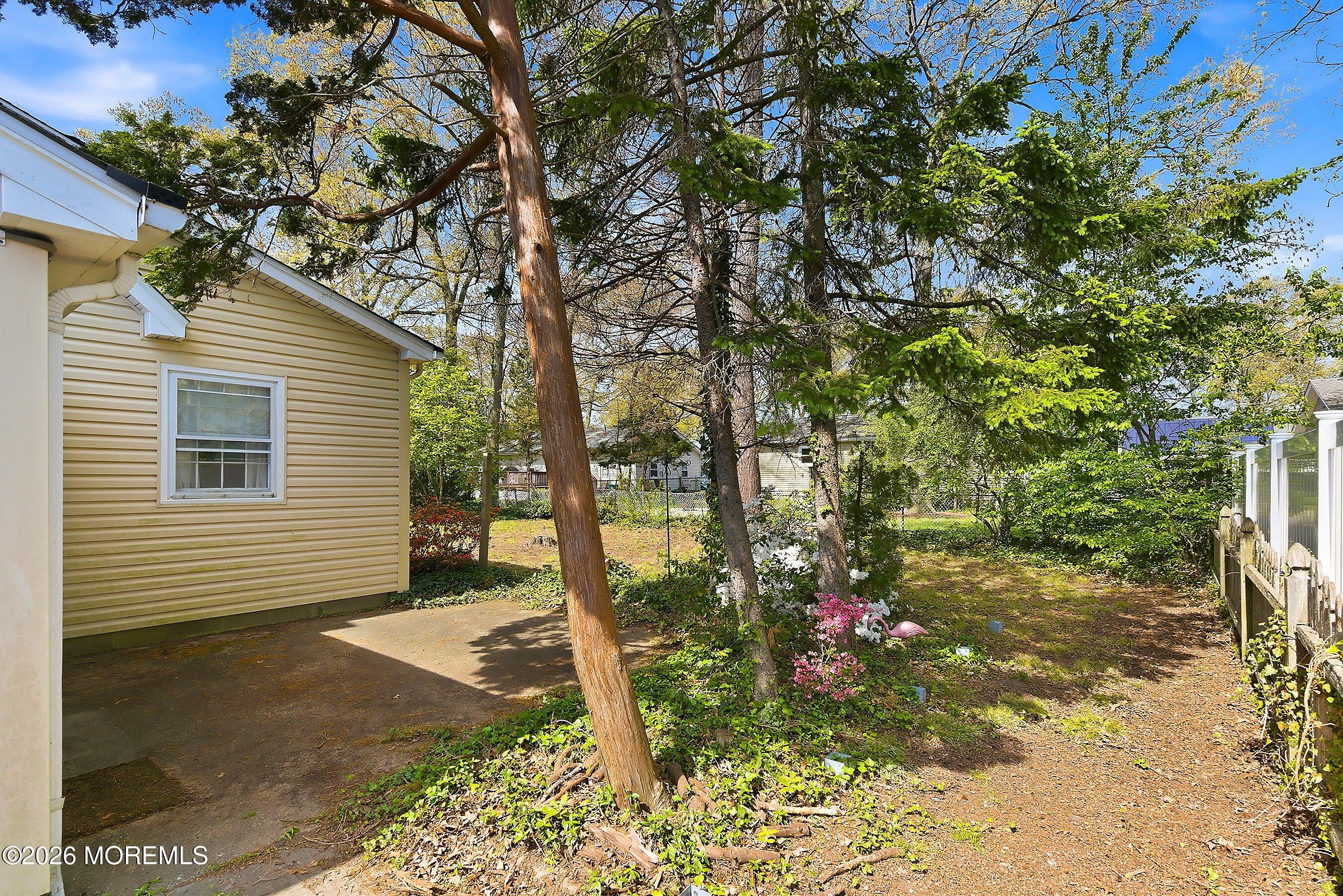 464 Newport Road Forked River, NJ 08731 - Photo 20 of 23 a backyard of a house