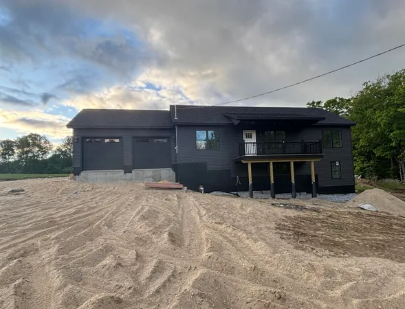 $490,000 | 3 Meadow Lane, Oxford, ME 04270
