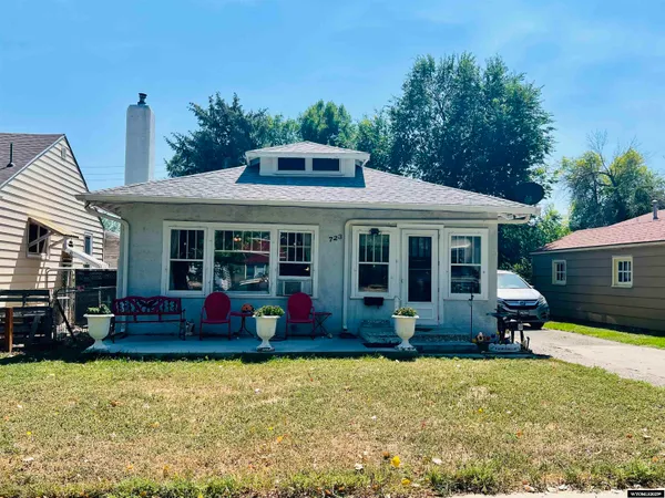 $195,000 | 723 Arapahoe Street, Thermopolis, WY 82443