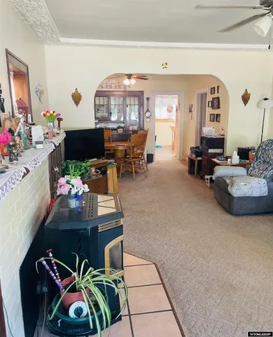 $200,000 | 723 Arapahoe Street, Thermopolis, WY 82443