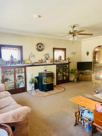 $190,000 | 723 Arapahoe Street, Thermopolis, WY 82443