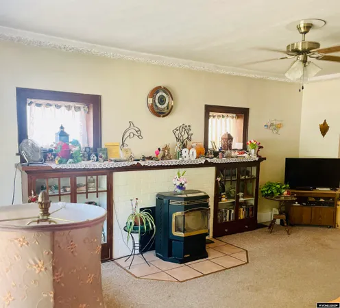 $190,000 | 723 Arapahoe Street, Thermopolis, WY 82443