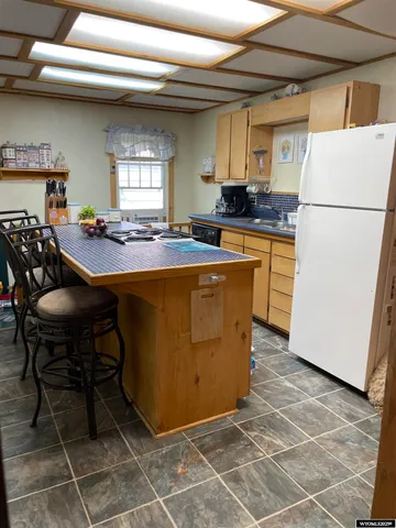 $200,000 | 723 Arapahoe Street, Thermopolis, WY 82443