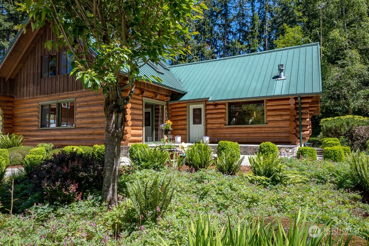 6745 Cultus Bay Road Clinton, WA 98236 - Photo 5 of 33 Gallery Image 5