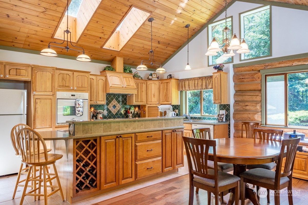 6745 Cultus Bay Road Clinton, WA 98236 - Photo 7 of 33 Gallery Image 7