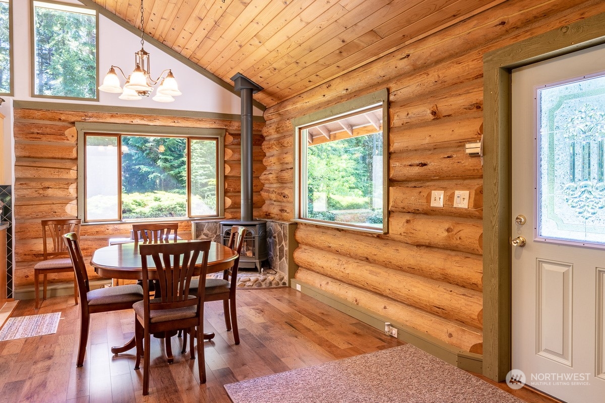 6745 Cultus Bay Road Clinton, WA 98236 - Photo 8 of 33 Gallery Image 8