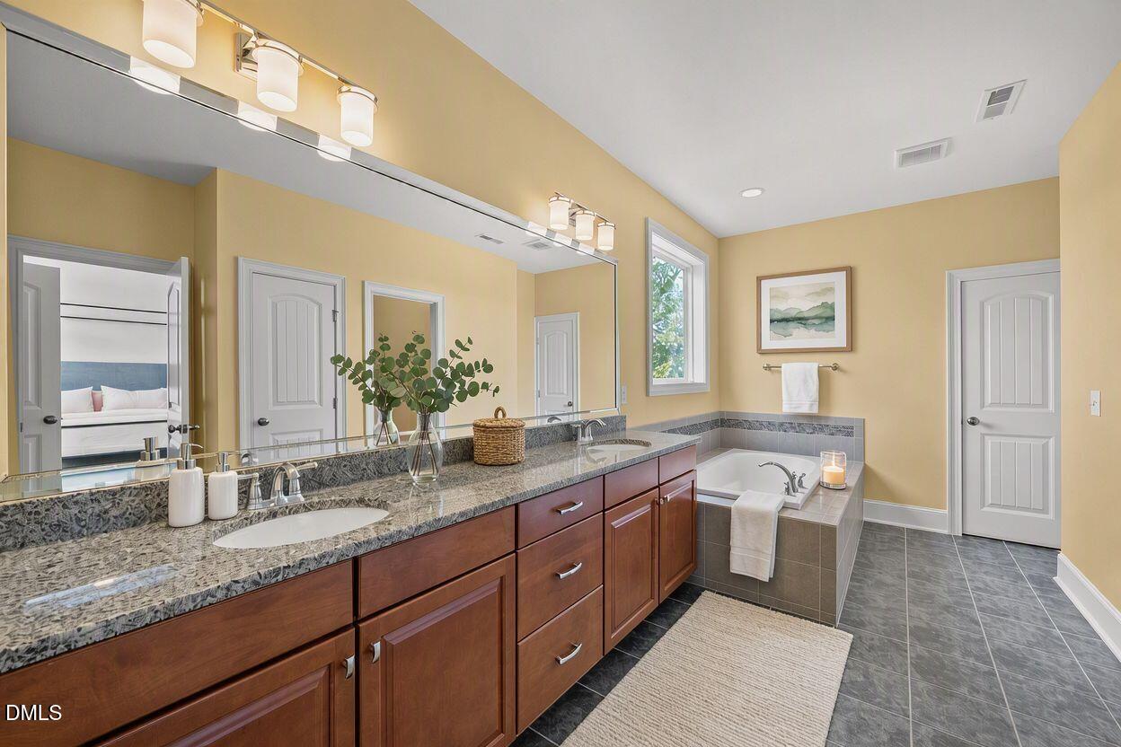 140 Restonwood Drive Apex, NC 27539 - Photo 37 of 63 Primary Bath