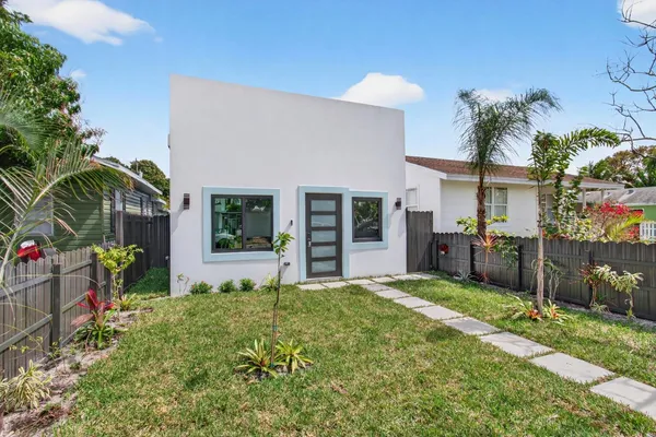$1,275 | 216 South C Lake, Lake Worth Beach, FL 33460