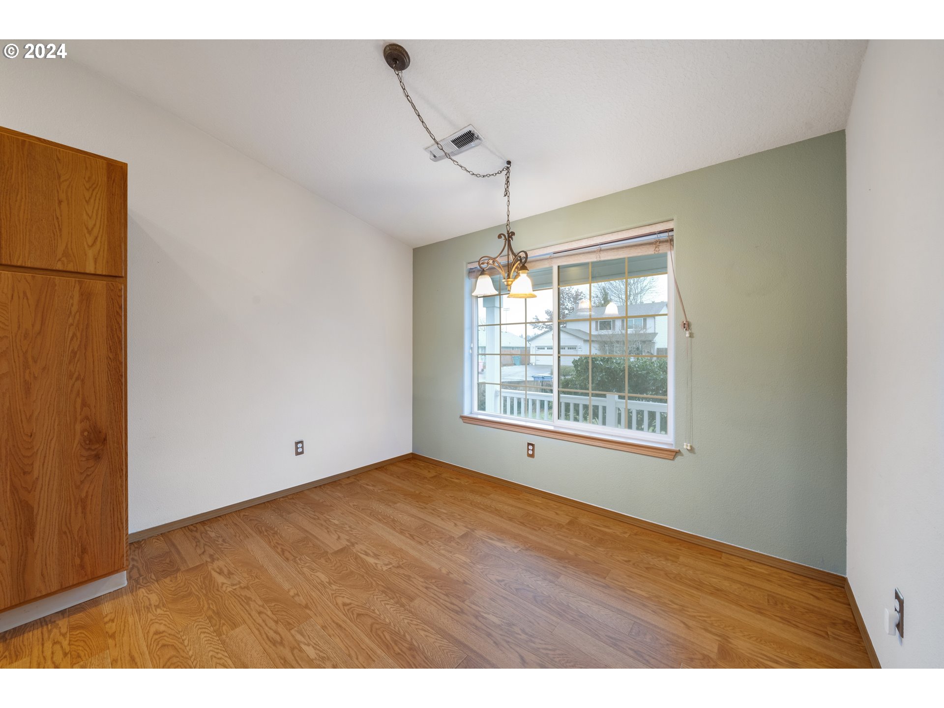 13509 Northeast 77th Street Vancouver, WA 98682 - Photo 17 of 29 a view of an empty room with a window