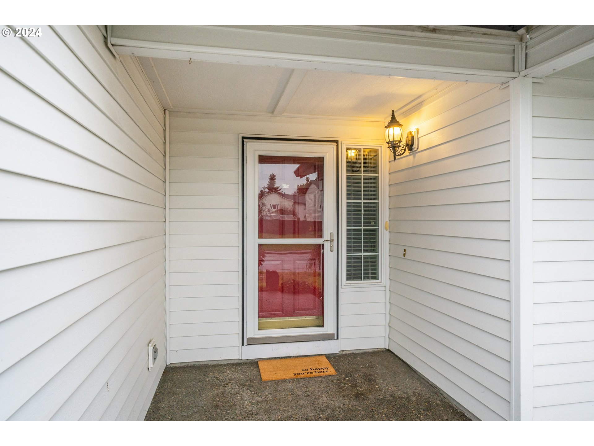 13509 Northeast 77th Street Vancouver, WA 98682 - Photo 4 of 29 a view of wooden door