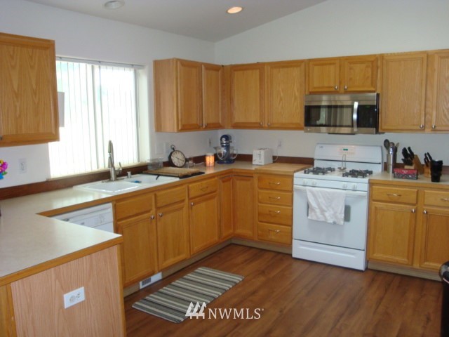 6438 Cady Road Everett, WA 98203 - Photo 9 of 24