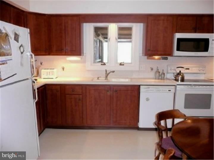 236 West Sandy Ridge Road Doylestown, PA 18901 - Photo 5 of 23 Kitchen