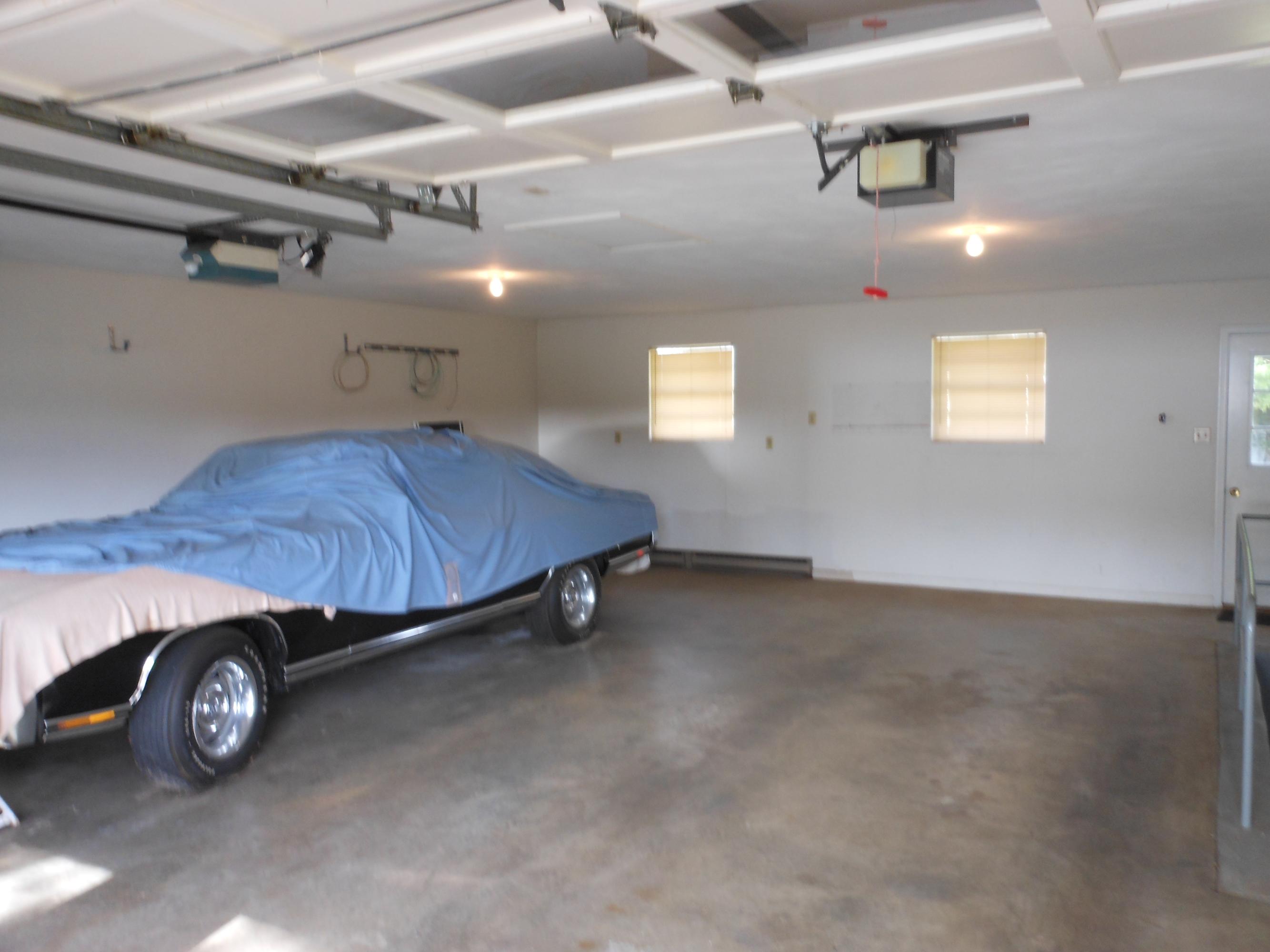 1604 Eanes Road Roanoke, VA 24014 - Photo 21 of 22 Attached Garage