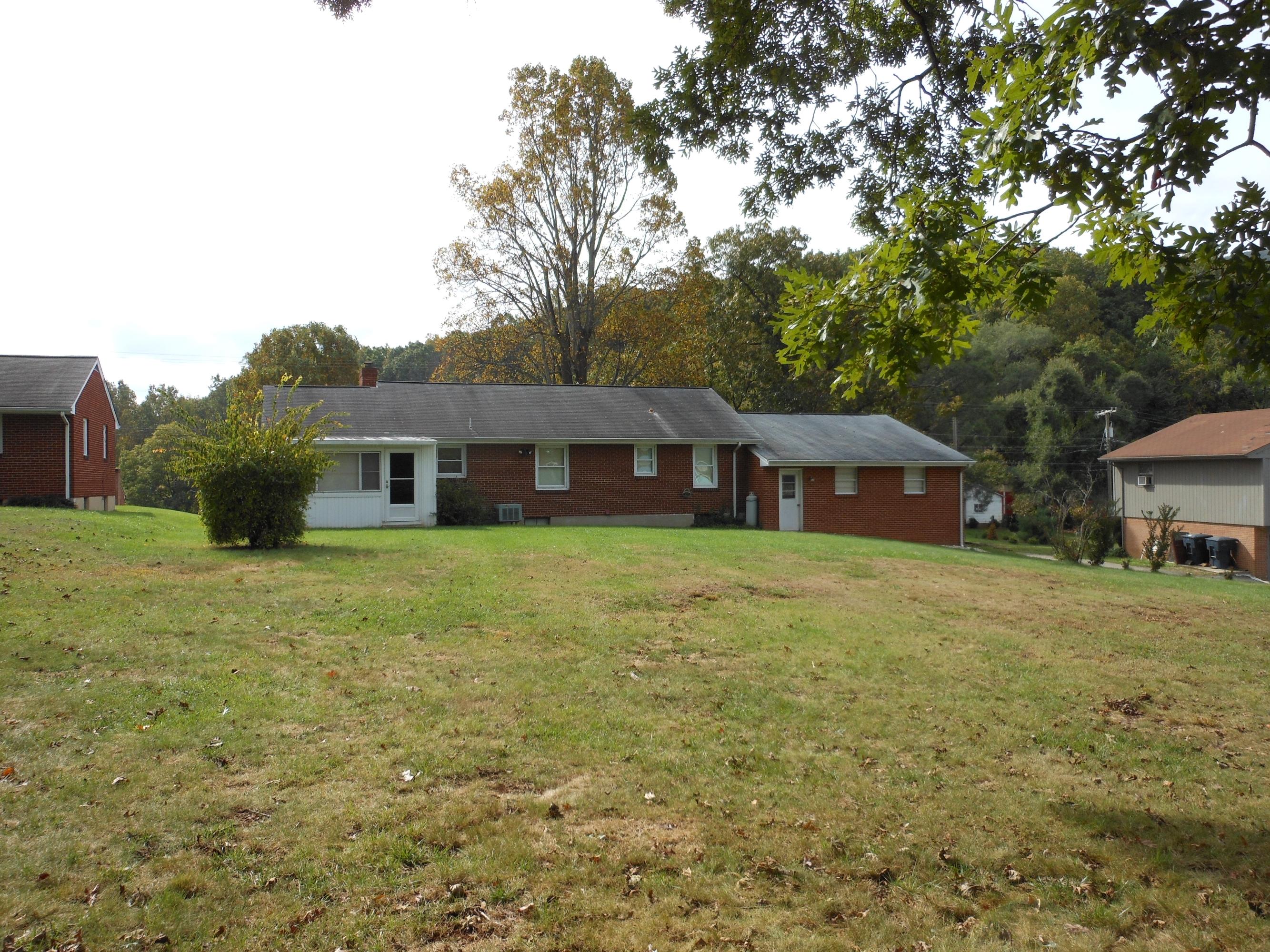 1604 Eanes Road Roanoke, VA 24014 - Photo 22 of 22 Back