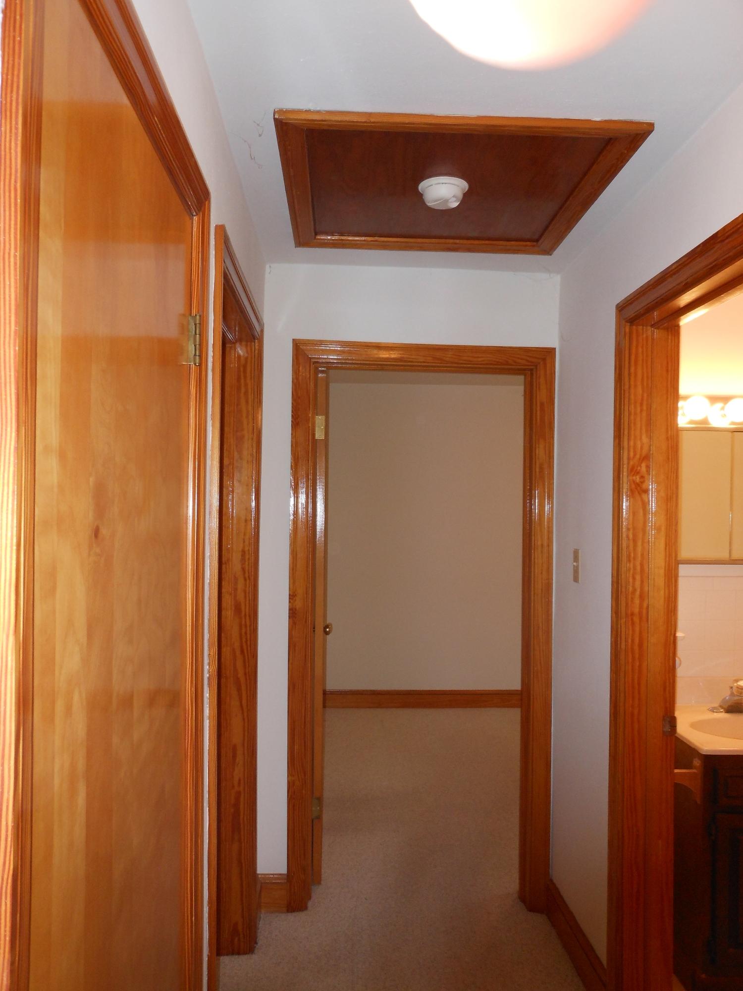 1604 Eanes Road Roanoke, VA 24014 - Photo 10 of 22 Hall