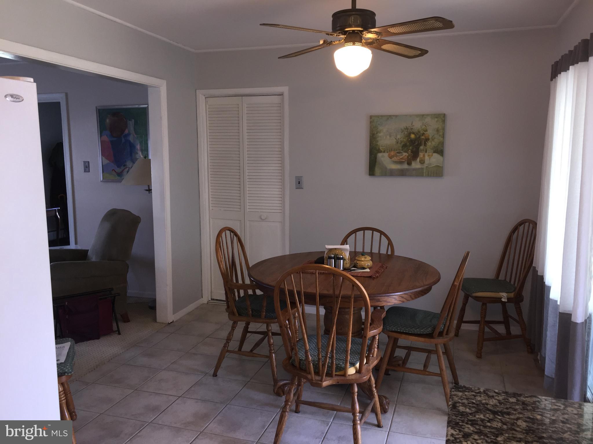 37 Cliff Road Levittown, PA 19057 - Photo 11 of 72 Dining room