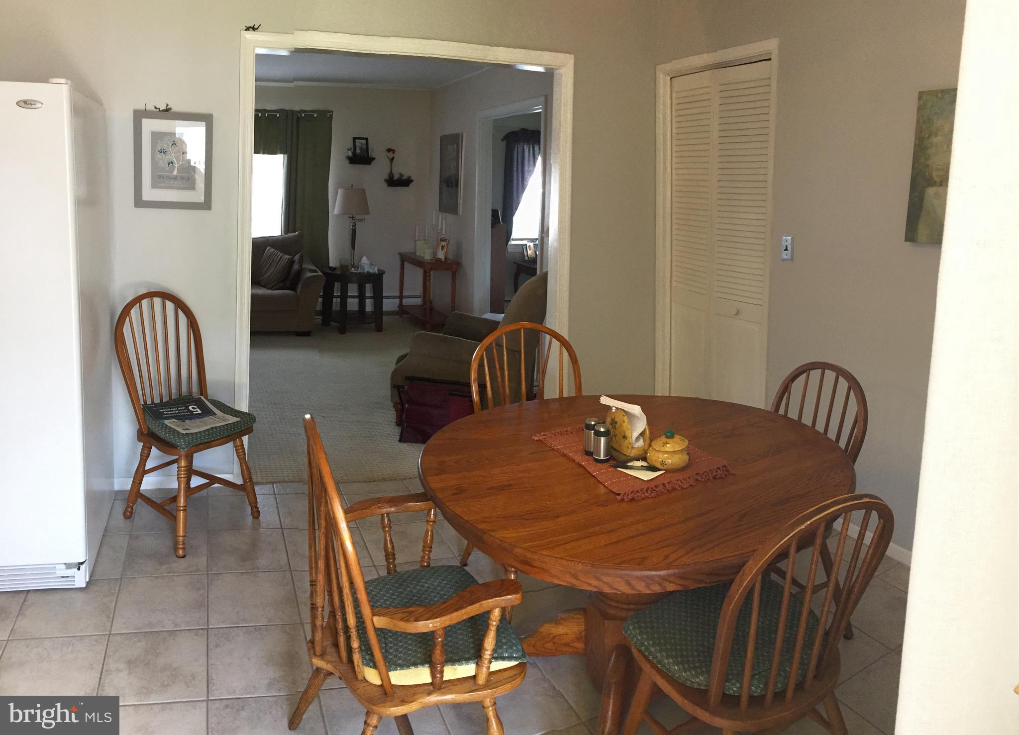 37 Cliff Road Levittown, PA 19057 - Photo 13 of 72 Dining room