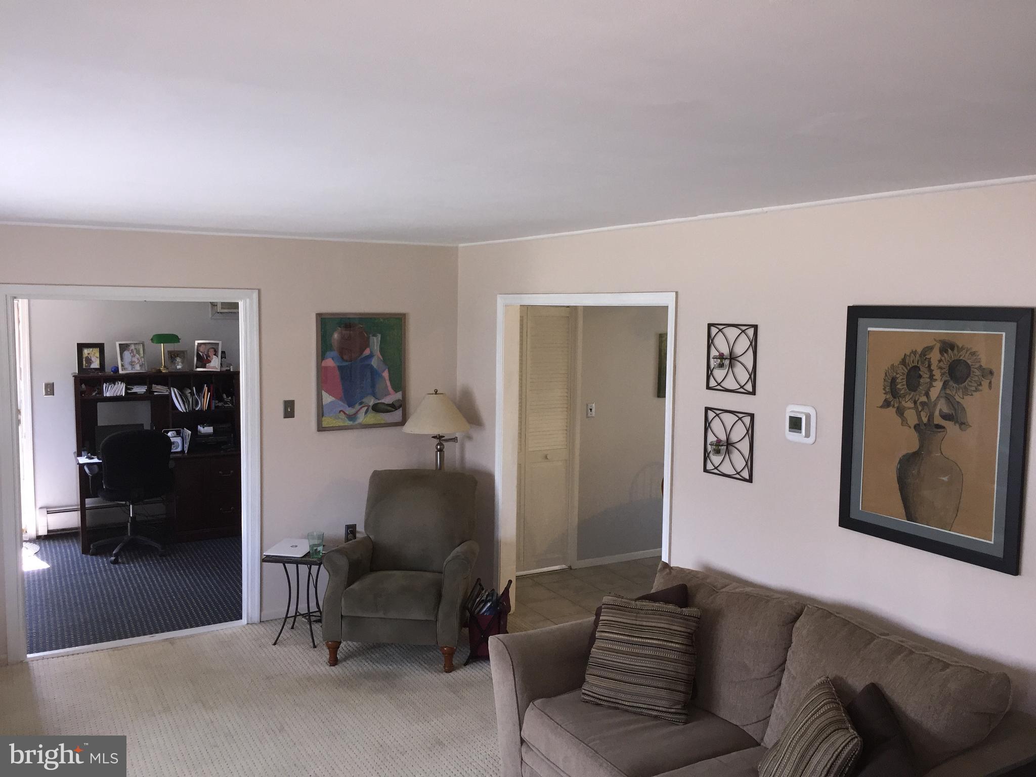 37 Cliff Road Levittown, PA 19057 - Photo 19 of 72 Lliving room