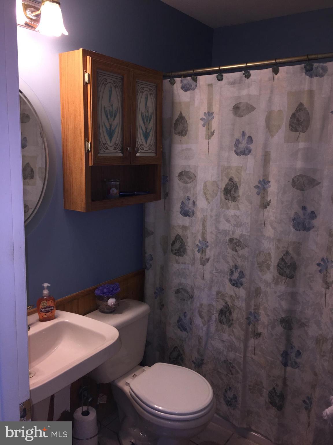 37 Cliff Road Levittown, PA 19057 - Photo 22 of 72 Bathroom 1