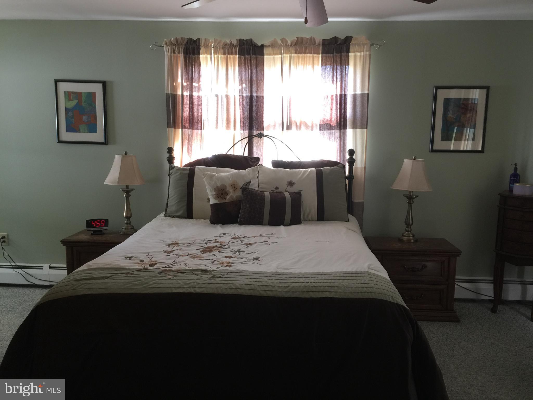 37 Cliff Road Levittown, PA 19057 - Photo 28 of 72 Master bedroom