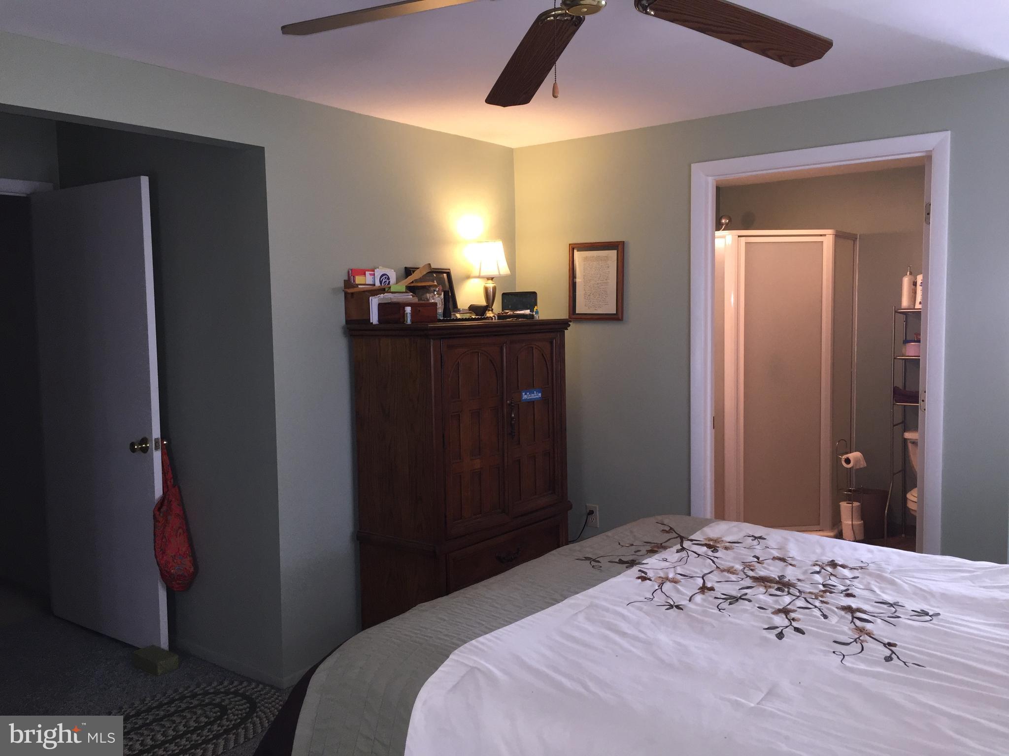 37 Cliff Road Levittown, PA 19057 - Photo 32 of 72 Master bedroom