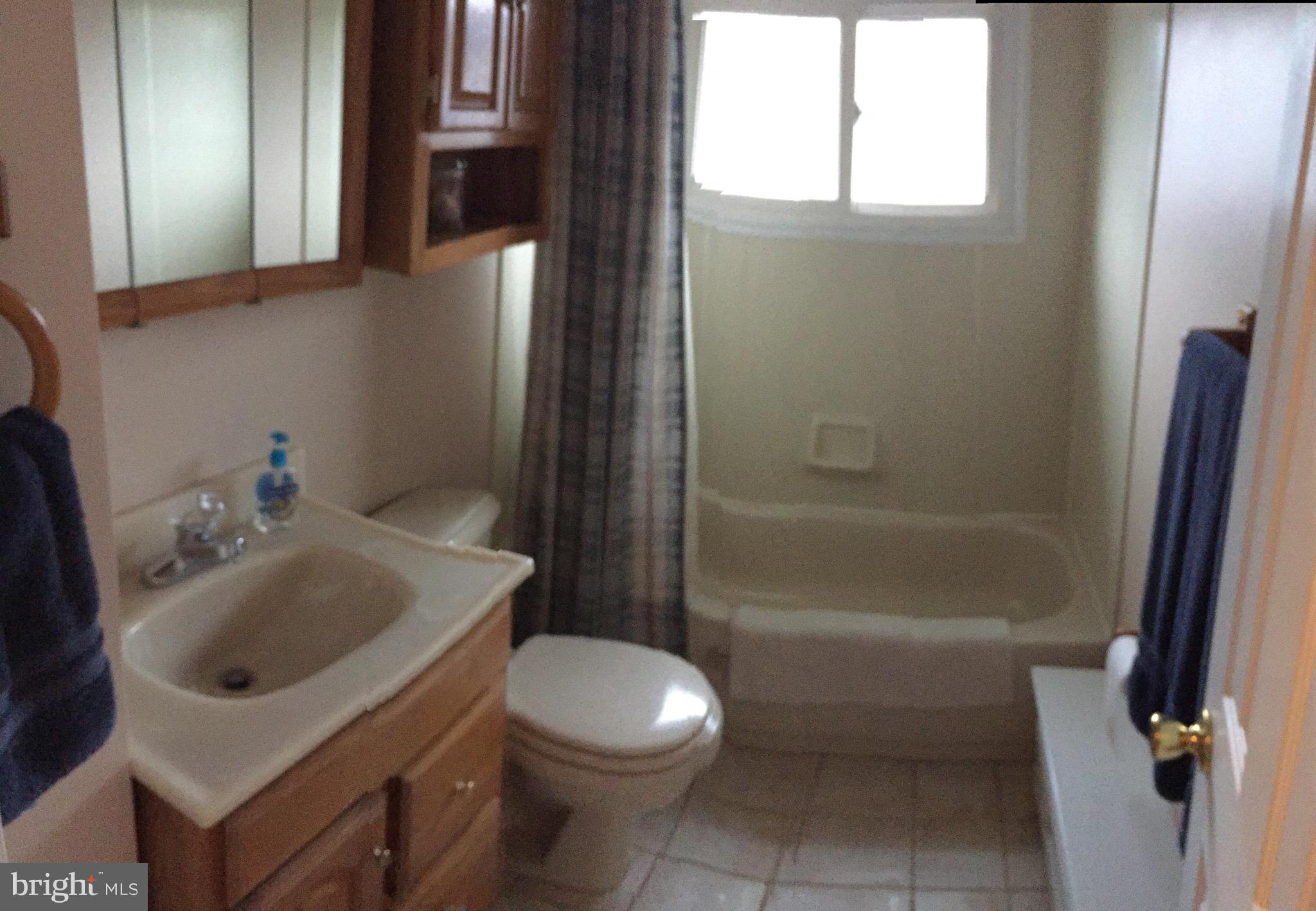 37 Cliff Road Levittown, PA 19057 - Photo 41 of 72 Bathroom 1