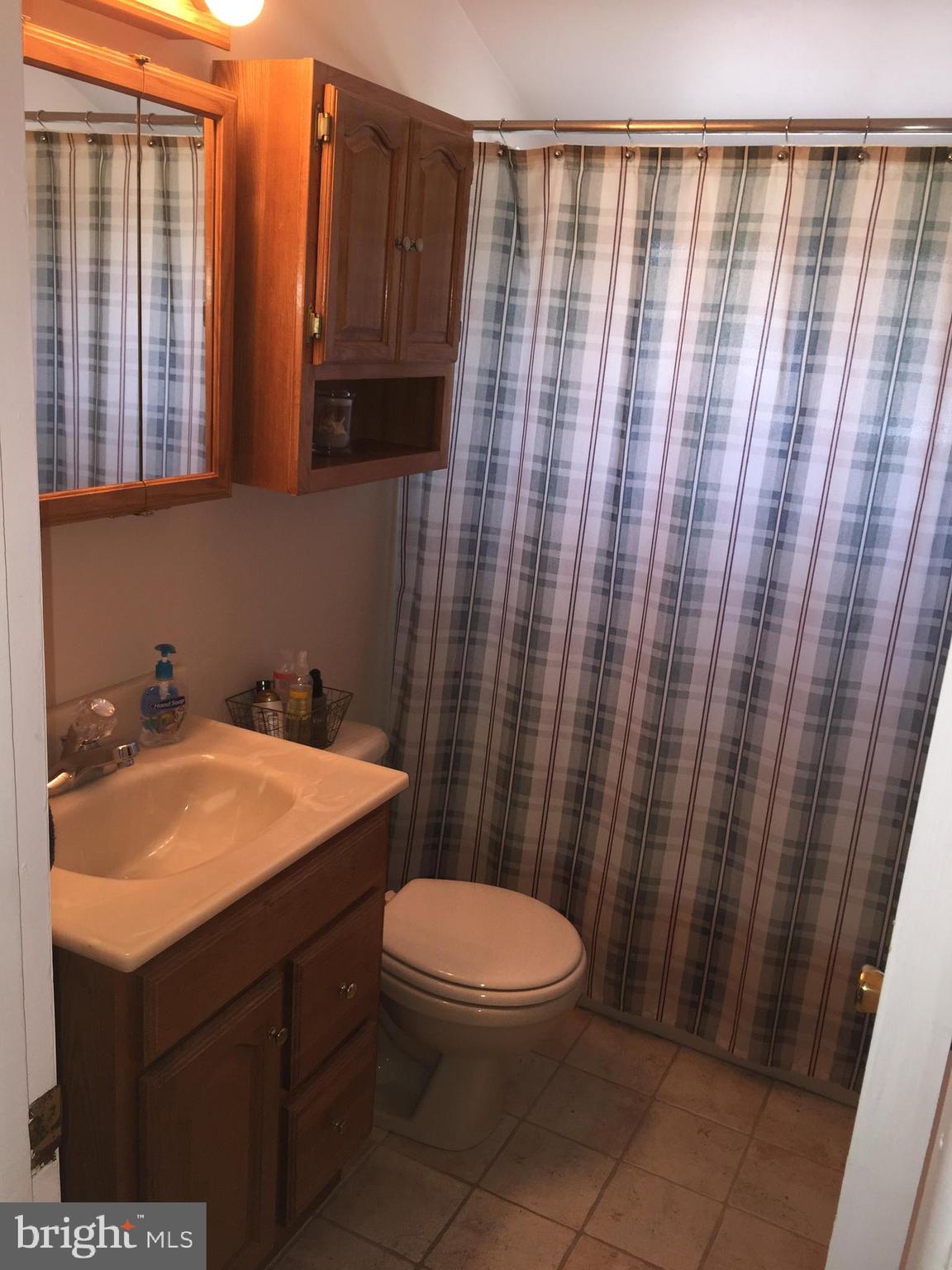 37 Cliff Road Levittown, PA 19057 - Photo 42 of 72 Bathroom 1