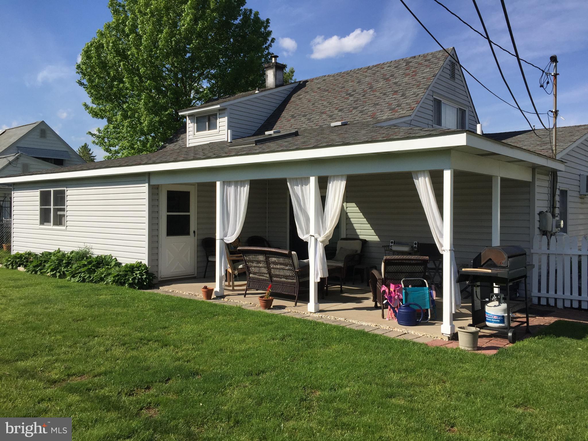 37 Cliff Road Levittown, PA 19057 - Photo 59 of 72 Back