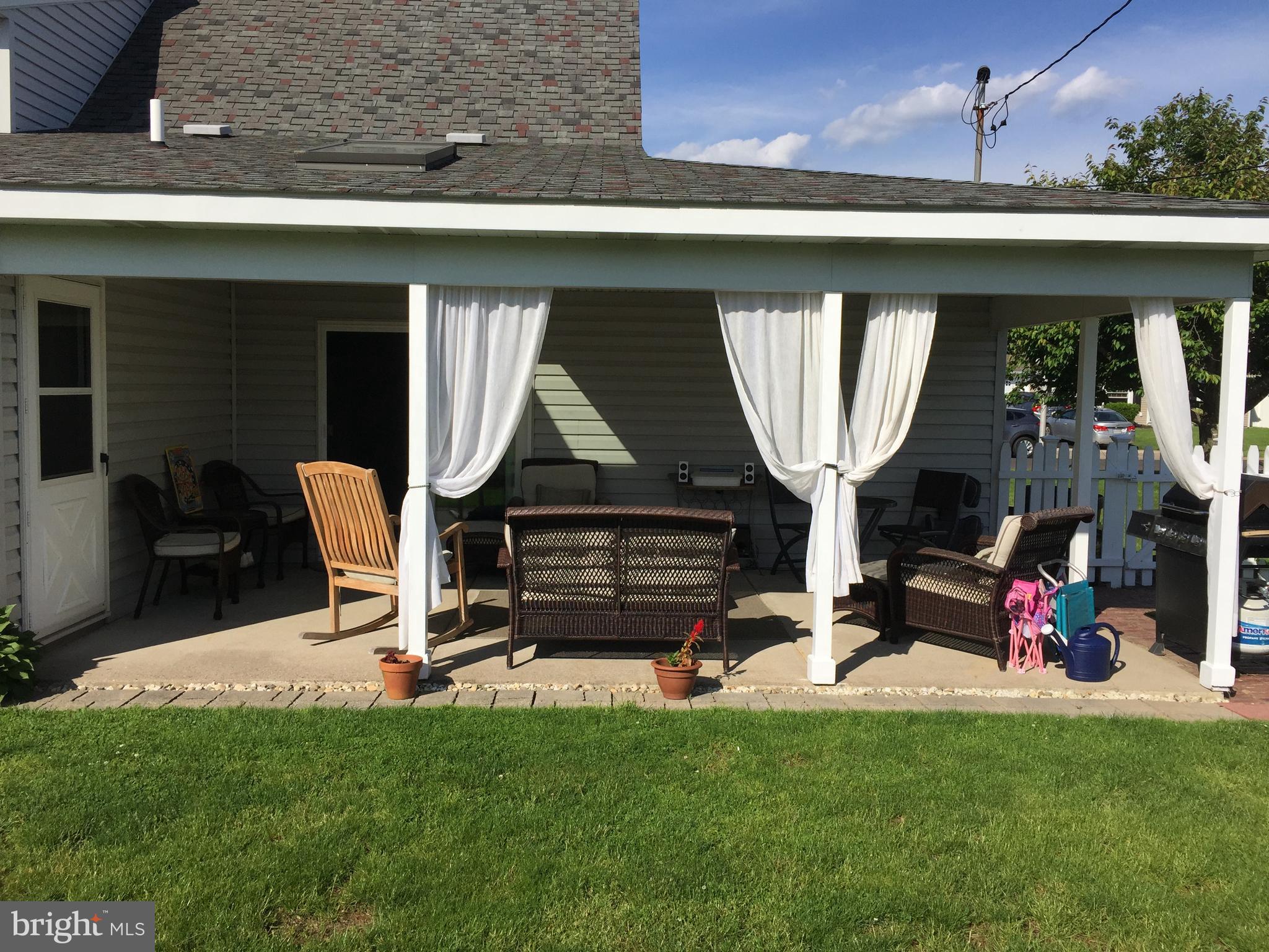 37 Cliff Road Levittown, PA 19057 - Photo 60 of 72 Covered patio