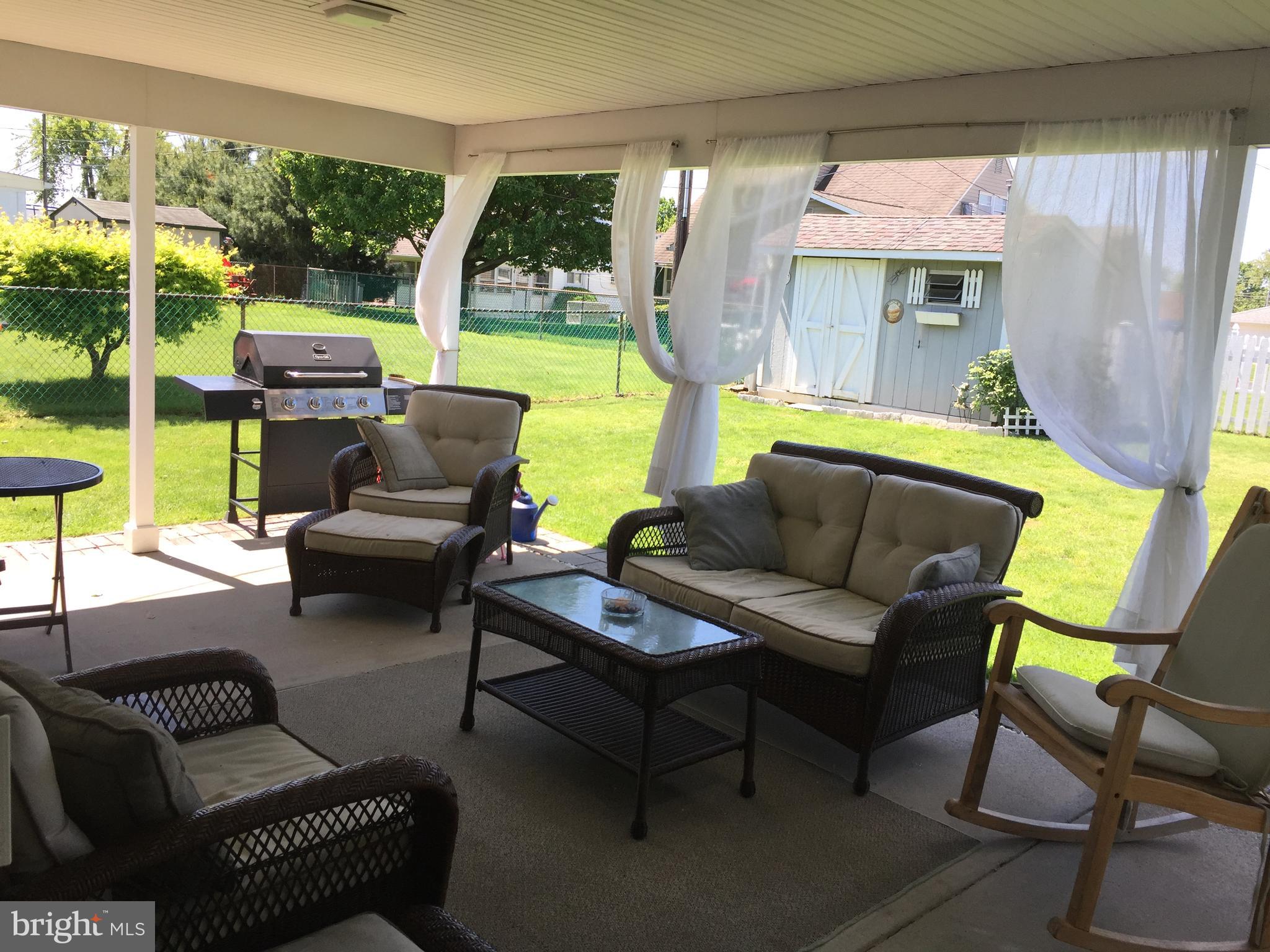 37 Cliff Road Levittown, PA 19057 - Photo 61 of 72 Covered patio, dining room view
